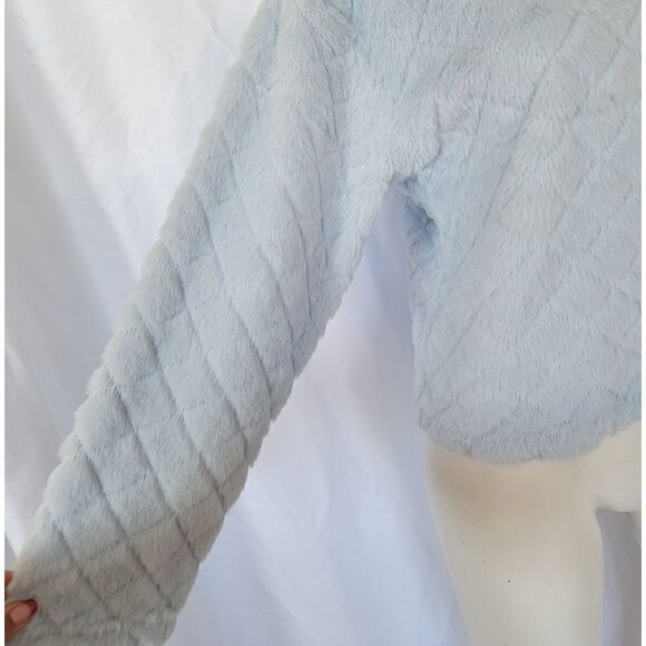 Almost famous faux fur blue sweatshirt Top Size L - Picture 9 of 11